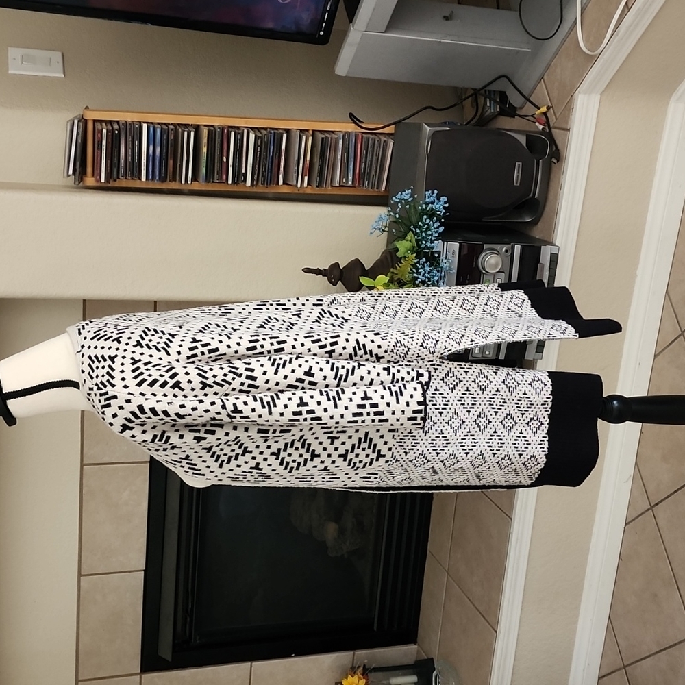 Sweater - Picture 2 of 5